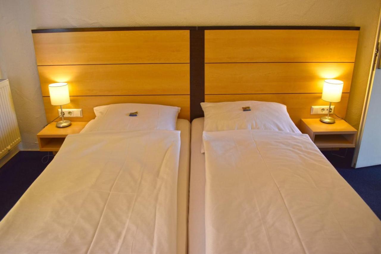 Hotel Und Restaurant Nehrener Hof Экстерьер фото