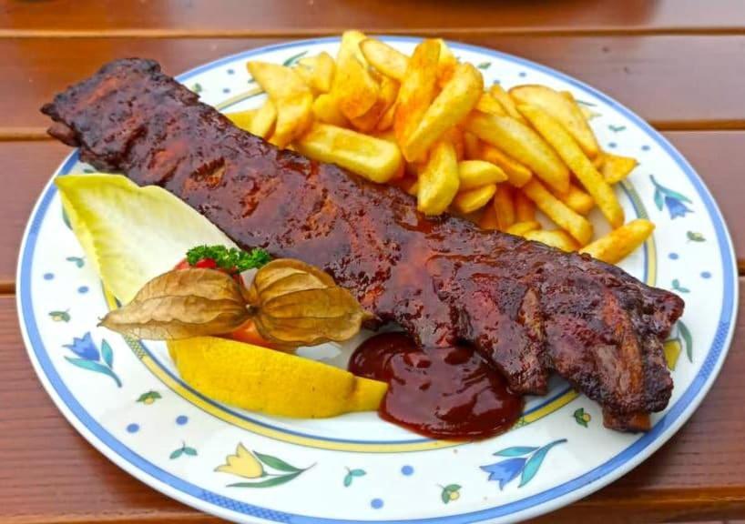Hotel Und Restaurant Nehrener Hof Экстерьер фото